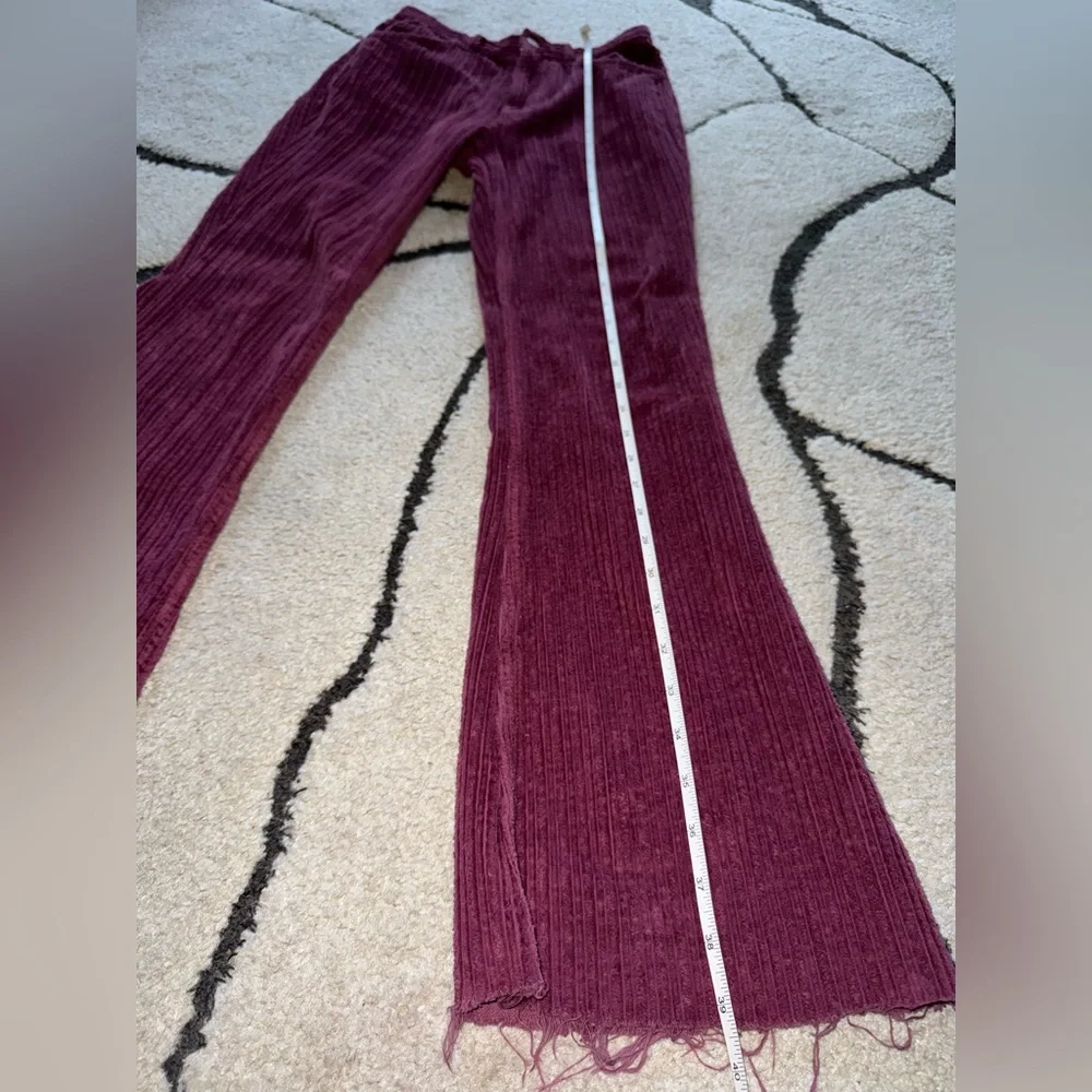 Reclaimed Vintage inspired 99 flare jean in raspberry cord - Picture 8 of 10